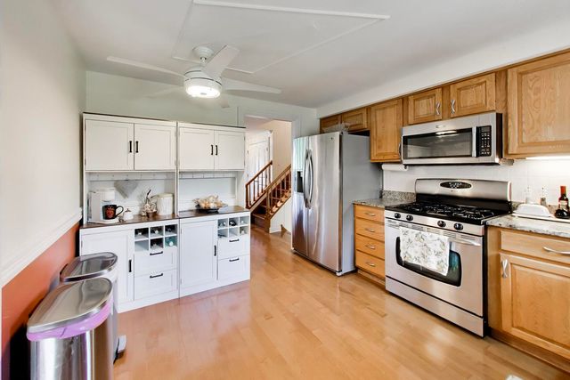 1113 W Weathersfield Way, Schaumburg, IL 60193