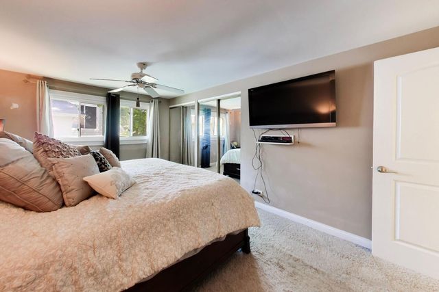 1113 W Weathersfield Way, Schaumburg, IL 60193