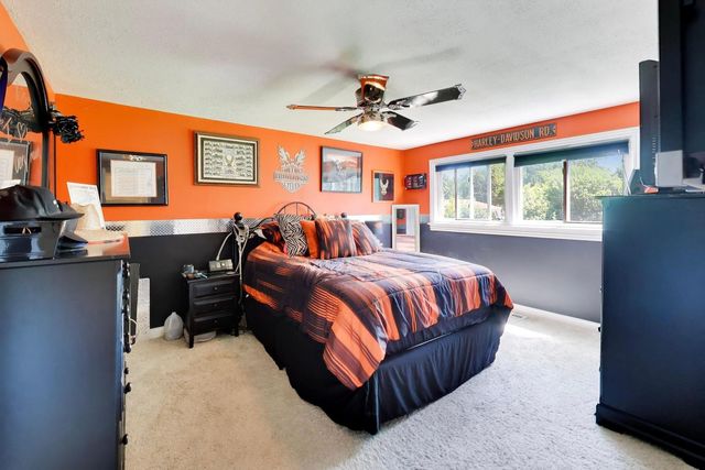 1113 W Weathersfield Way, Schaumburg, IL 60193