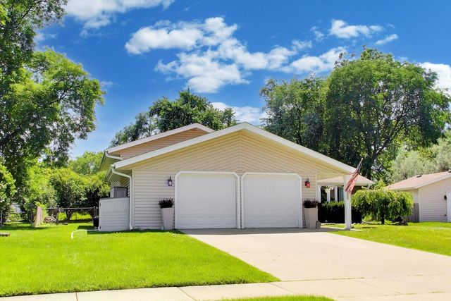1113 W Weathersfield Way, Schaumburg, IL 60193