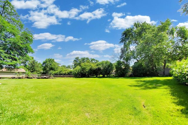 1113 W Weathersfield Way, Schaumburg, IL 60193