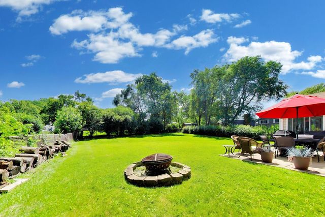 1113 W Weathersfield Way, Schaumburg, IL 60193
