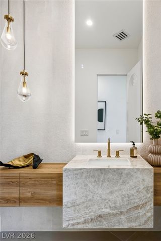 9805 Highridge Drive, Las Vegas, NV 89134