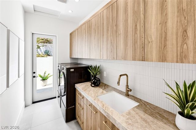 9805 Highridge Drive, Las Vegas, NV 89134