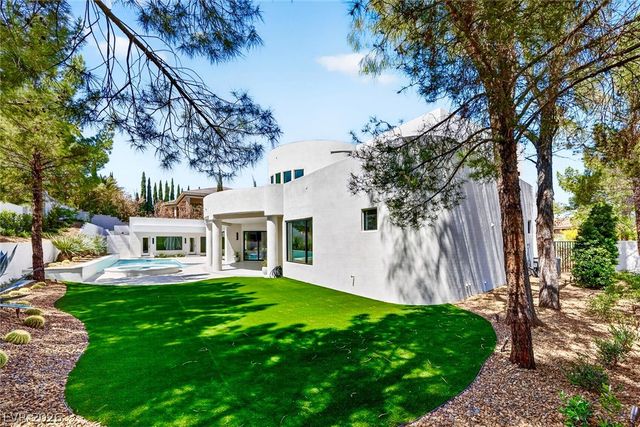 9805 Highridge Drive, Las Vegas, NV 89134