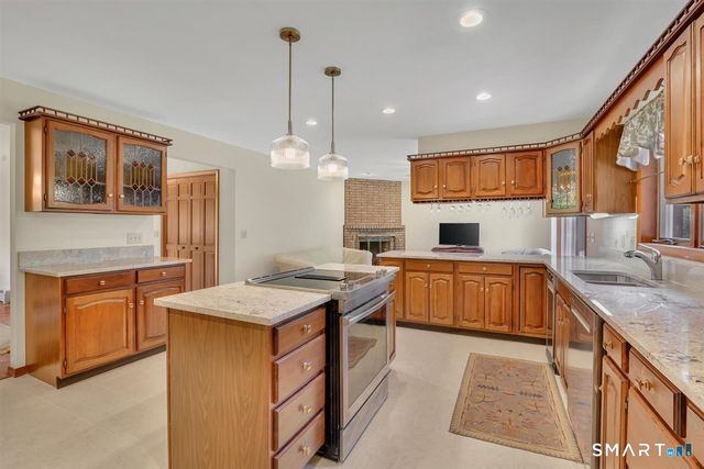 79 Orchard Street, Glastonbury, CT 06033
