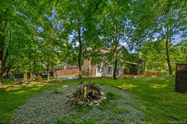 26 Post Hill Road, Mountain Dale, NY 12763