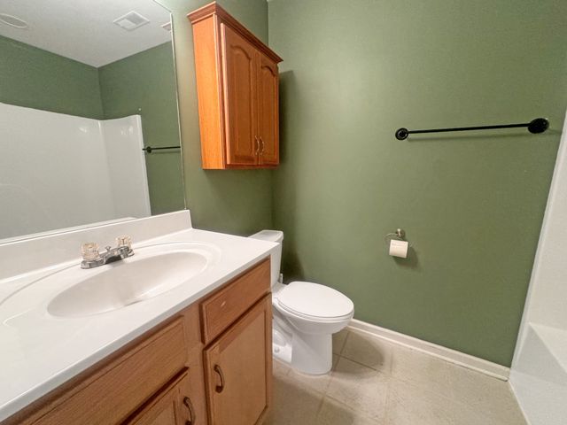 106 Colson Village Ct, Dover, TN 37058