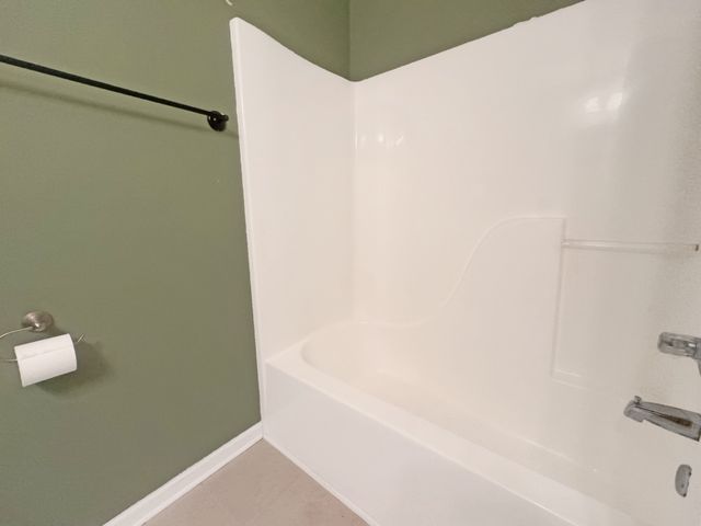 106 Colson Village Ct, Dover, TN 37058