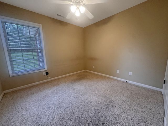 106 Colson Village Ct, Dover, TN 37058