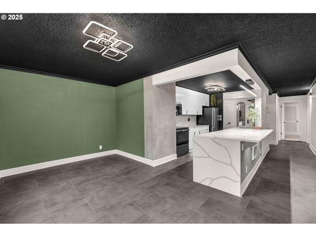 2211 Sw PARK Pl 403, Portland, OR 97205