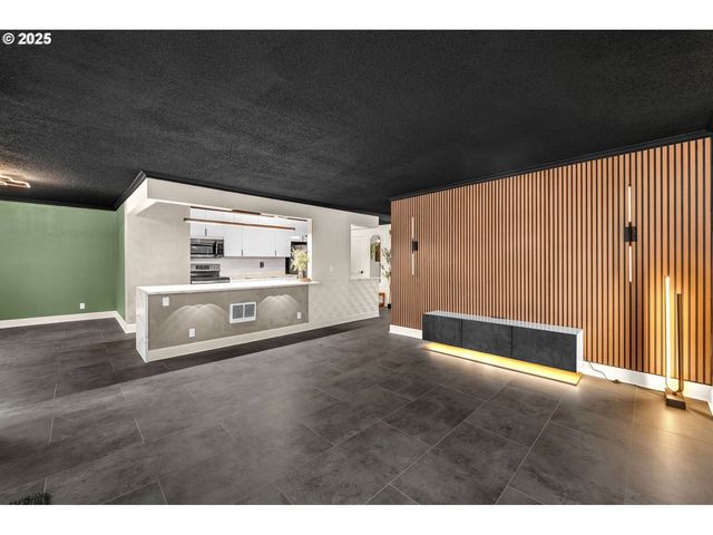 2211 Sw PARK Pl 403, Portland, OR 97205