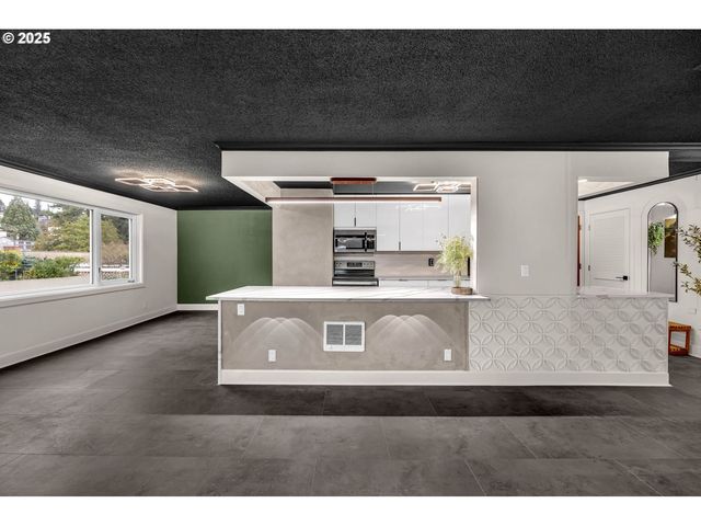 2211 Sw PARK Pl 403, Portland, OR 97205