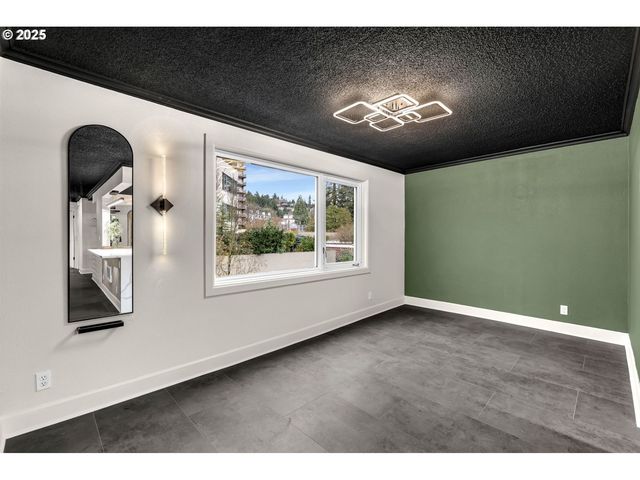 2211 Sw PARK Pl 403, Portland, OR 97205