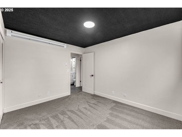 2211 Sw PARK Pl 403, Portland, OR 97205