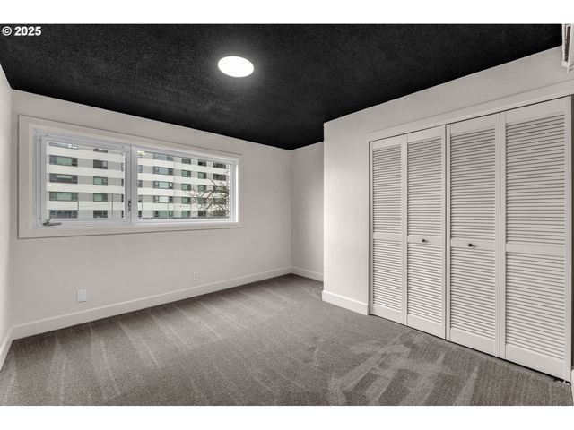 2211 Sw PARK Pl 403, Portland, OR 97205