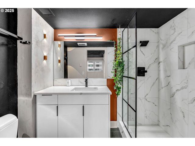 2211 Sw PARK Pl 403, Portland, OR 97205