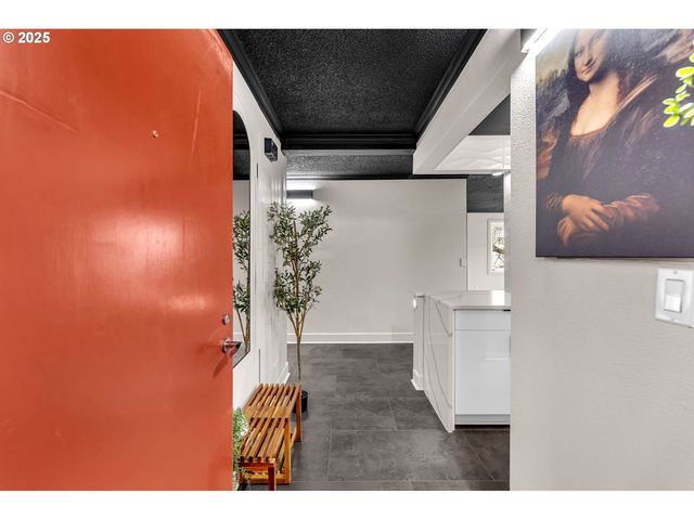 2211 Sw PARK Pl 403, Portland, OR 97205