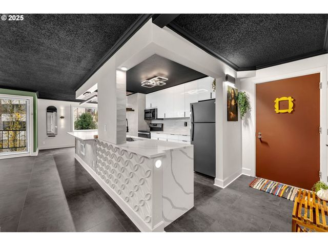 2211 Sw PARK Pl 403, Portland, OR 97205