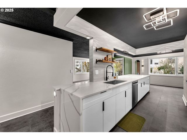 2211 Sw PARK Pl 403, Portland, OR 97205