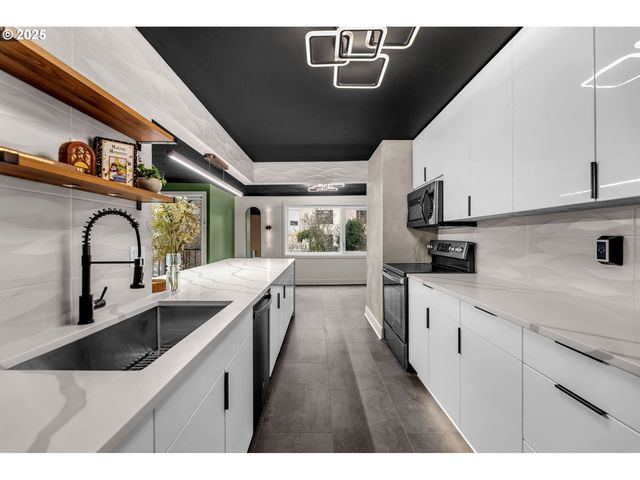 2211 Sw PARK Pl 403, Portland, OR 97205