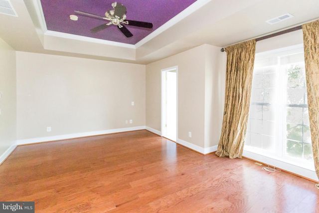 2462 TERRA COTTA CIR, Herndon, VA 20171