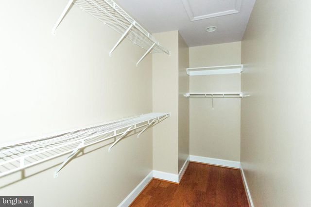 2462 TERRA COTTA CIR, Herndon, VA 20171