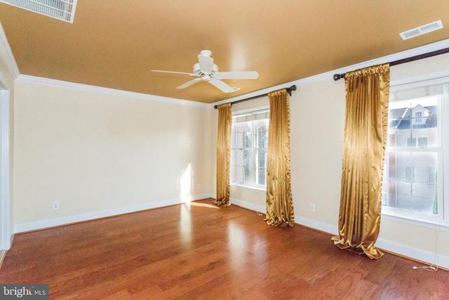 2462 TERRA COTTA CIR, Herndon, VA 20171