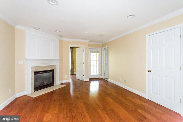 2462 TERRA COTTA CIR, Herndon, VA 20171