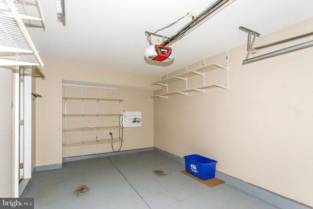 2462 TERRA COTTA CIR, Herndon, VA 20171