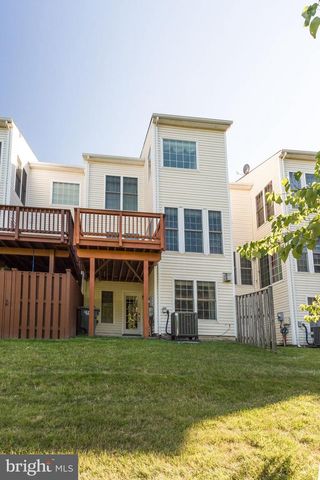 2462 TERRA COTTA CIR, Herndon, VA 20171