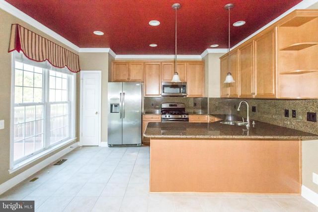 2462 TERRA COTTA CIR, Herndon, VA 20171