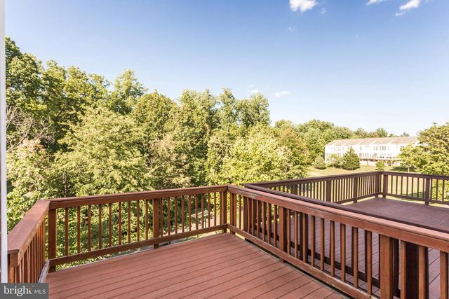 2462 TERRA COTTA CIR, Herndon, VA 20171