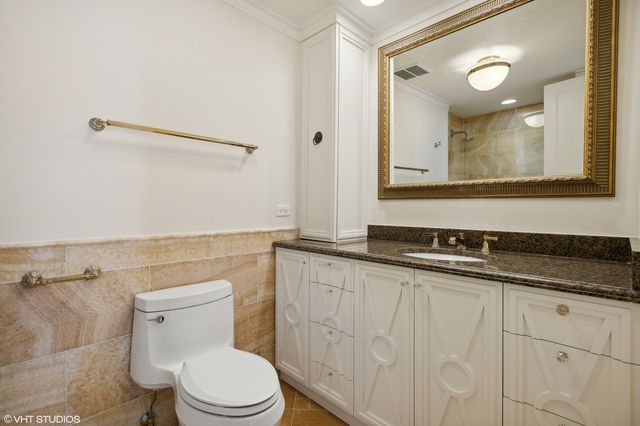 180 E PEARSON Street 5906, Chicago, IL 60611