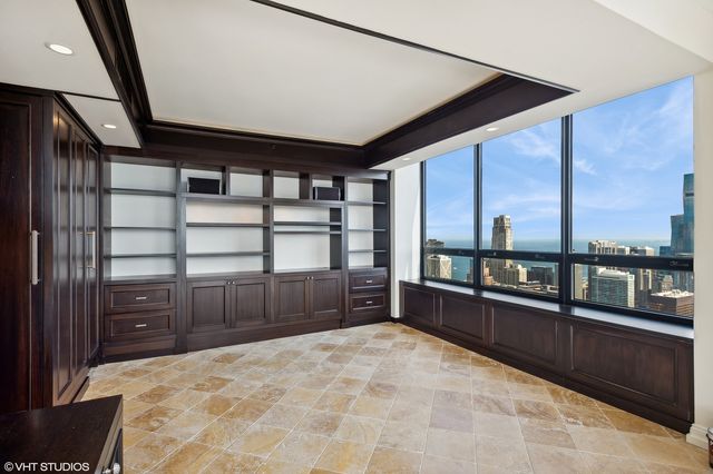 180 E PEARSON Street 5906, Chicago, IL 60611