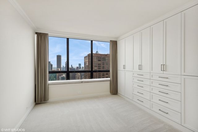 180 E PEARSON Street 5906, Chicago, IL 60611