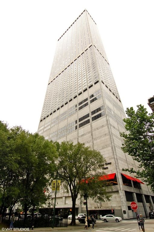 180 E PEARSON Street 5906, Chicago, IL 60611