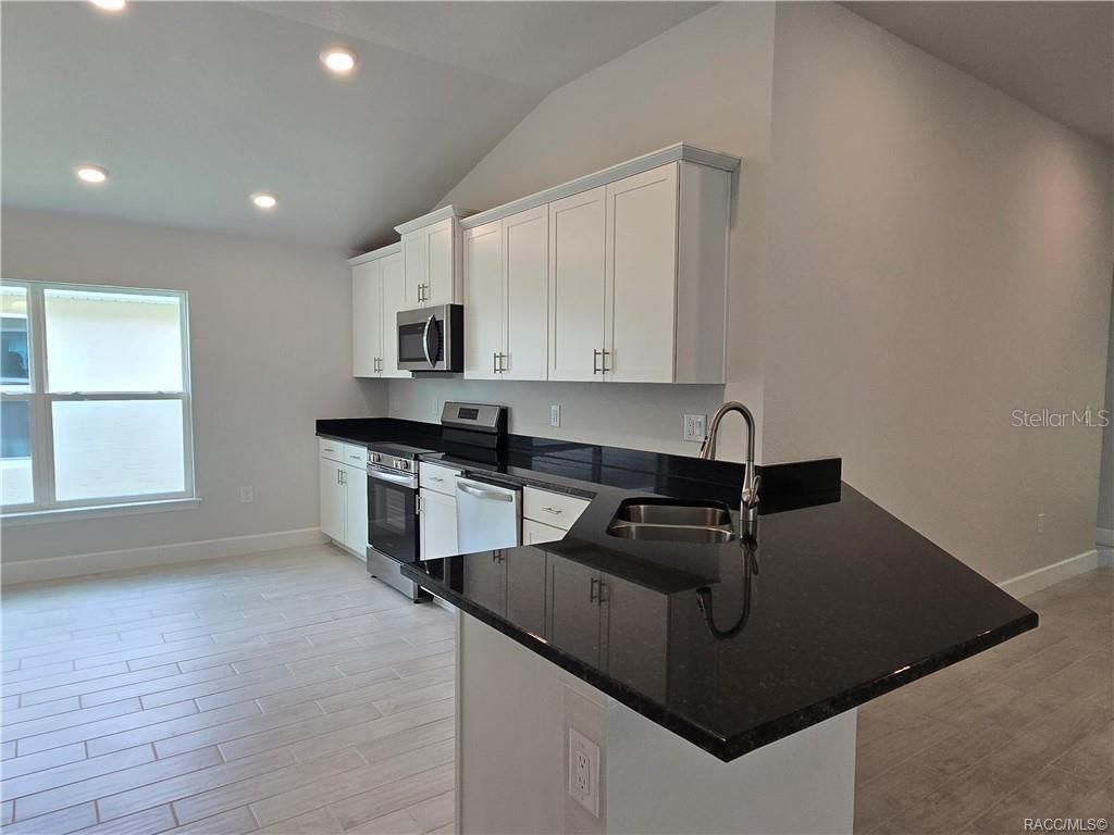Image 4 of property listing at 1170 HERON POINT DRIVE, Inverness, FL 34453