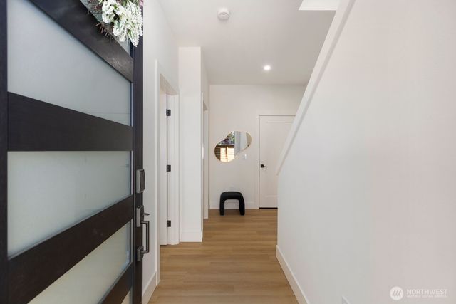 929 N 87th Street, Seattle, WA 98103