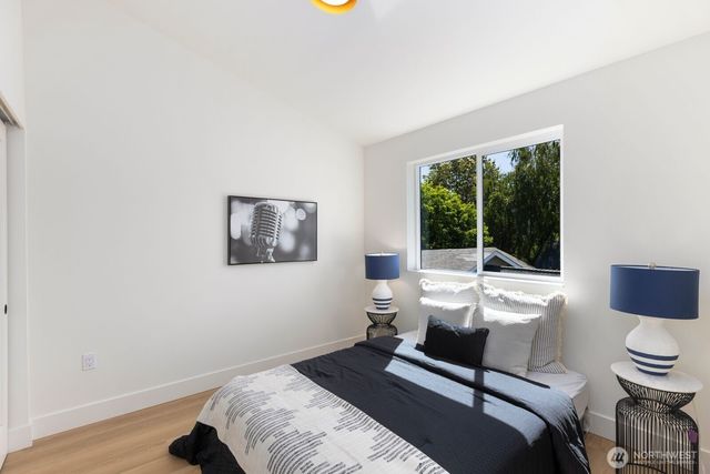 929 N 87th Street, Seattle, WA 98103