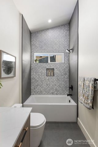 929 N 87th Street, Seattle, WA 98103