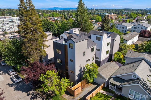 929 N 87th Street, Seattle, WA 98103