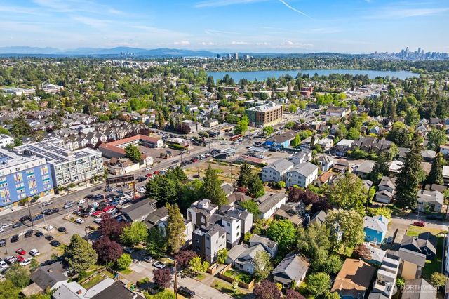 929 N 87th Street, Seattle, WA 98103