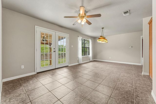161 Still Forest DR, Cedar Creek, TX 78612