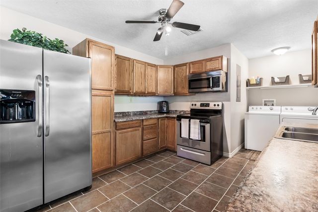 109 Teena Ln Lane, Livingston, TX 77351