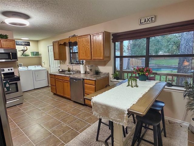 109 Teena Ln Lane, Livingston, TX 77351