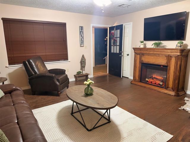 109 Teena Ln Lane, Livingston, TX 77351