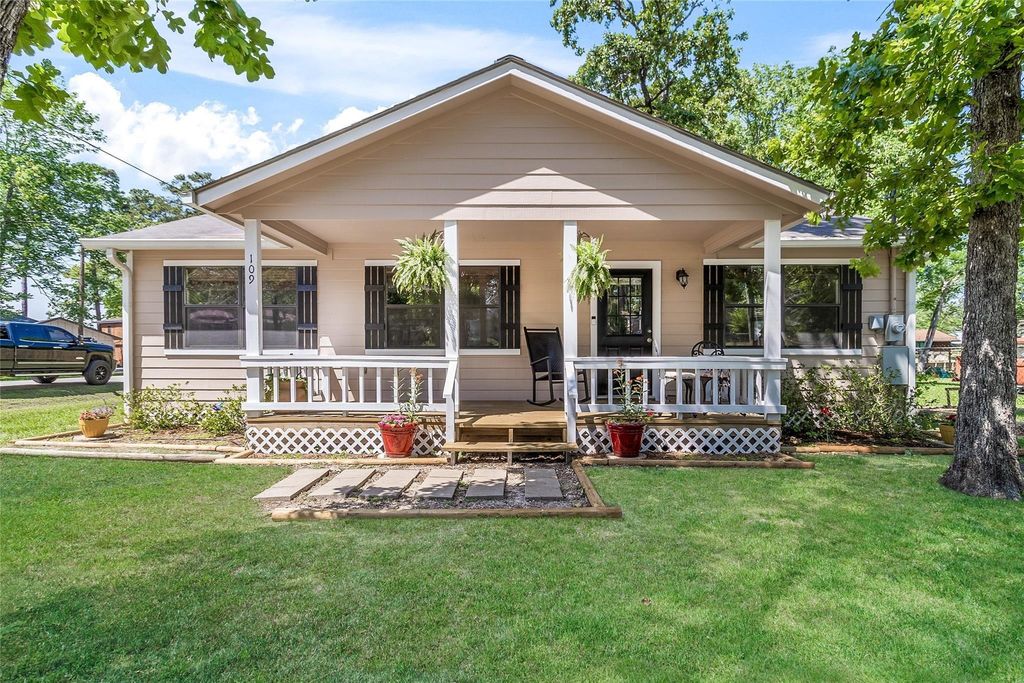 109 Teena Ln Lane, Livingston, TX 77351