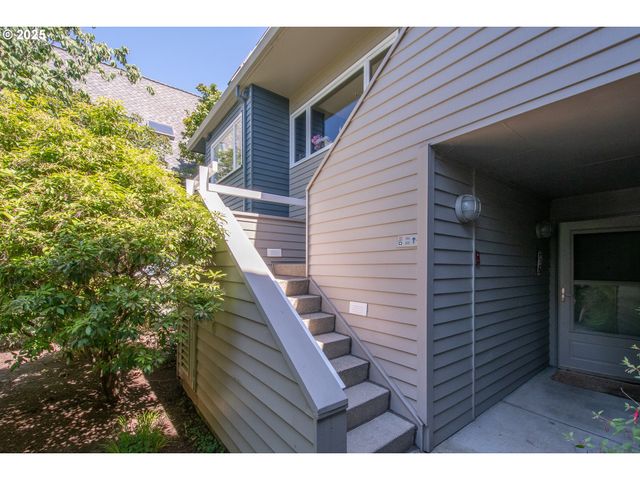 148 N HAYDEN BAY Dr, Portland, OR 97217