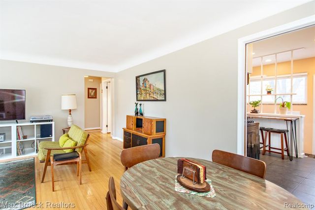 24460 Rosewood Street, Oak Park, MI 48237